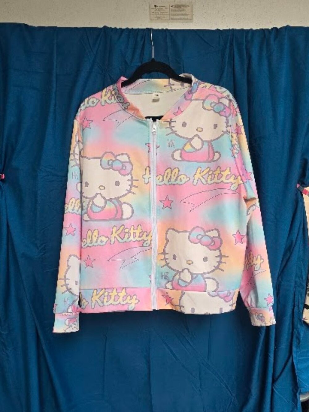 Hello Kitty "Jacket" - Picture 2 of 3